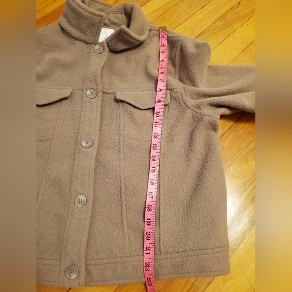 Joie Cropped Shacket. Tan / light brown. Size XL. Cozy. Jacket. Fall. - Picture 10 of 11
